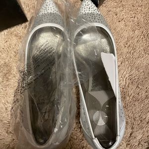 Adrianna papell 6 wedding shoes